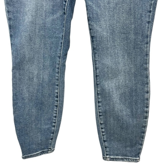 Judy Blue High Rise Relaxed Fit Mid Rise Stretch Denim Casual Jeans Womens 14W - Picture 3 of 10